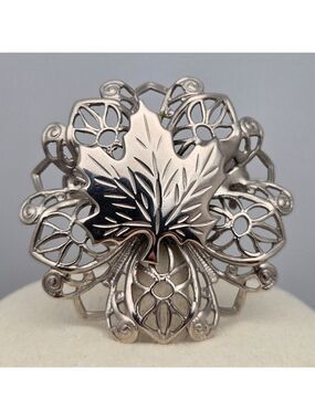 Maple Leaf Brooch 🍁Canada Pride🍁  Vintage Style Silver Tone Pin